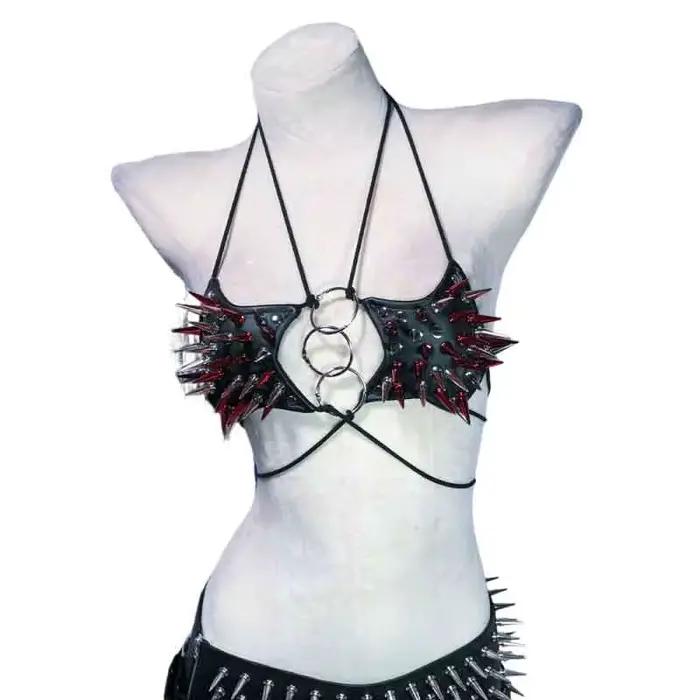 Vêtements Emo, Tenue de festival Grunge, T-shirt Goth avec pointes, Soutien-gorge Cyber à pointes, V