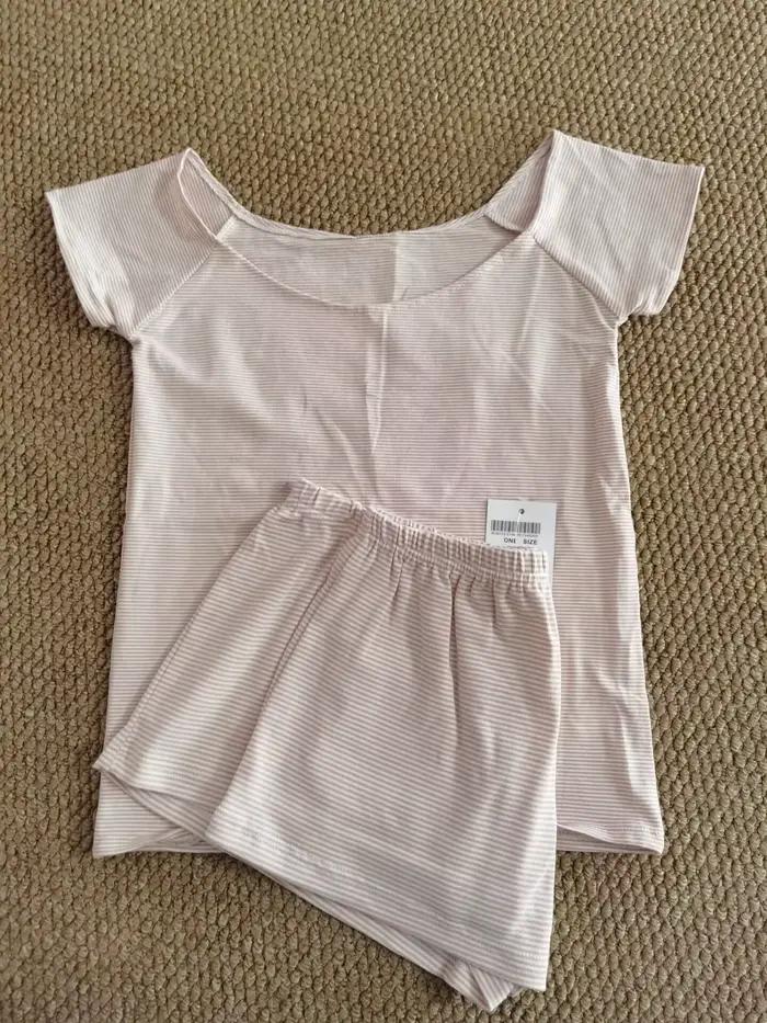 Ensemble T-shirt et short rayé rose doux pour femme, haut court Slim à col Slash + short de survêtem