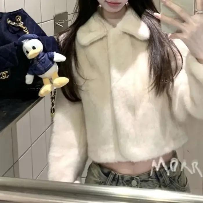 Love Deer Snow Top Mocha Veste courte Veste en fourrure écologique pour femme Haut en fourrure blanc