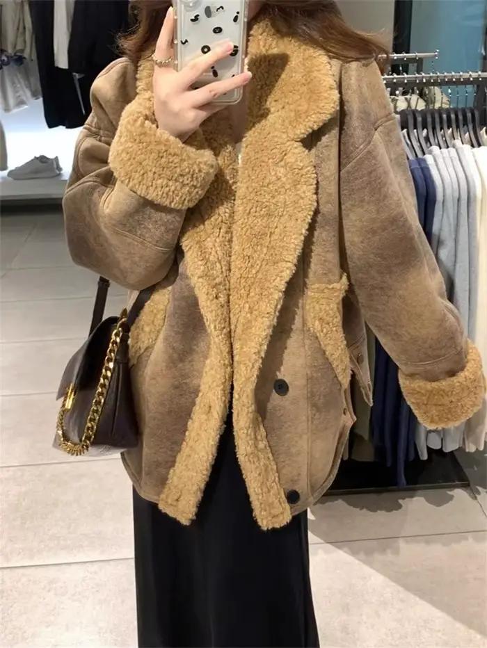 Manteau rétro en laine d'agneau marron ombré pour femmes