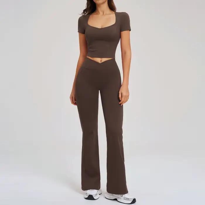 Ensemble de survêtement moulant nude pour femme