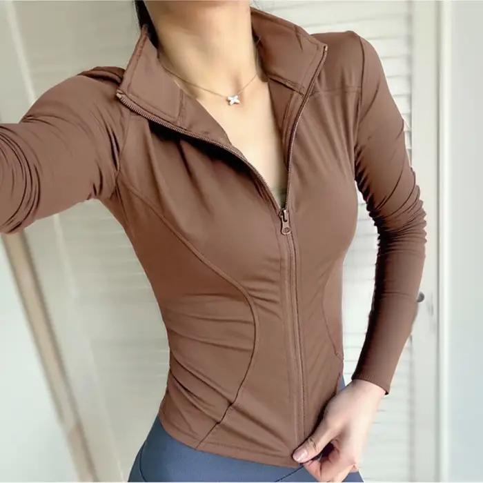 Veste de sport à fermeture éclair pour femmes