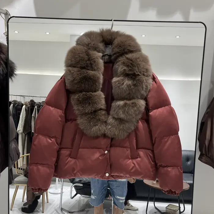 Doudoune matelassée chaude à simple boutonnage pour femme avec grand col en fourrure naturelle et cordon de serrage, en duvet de canard blanc