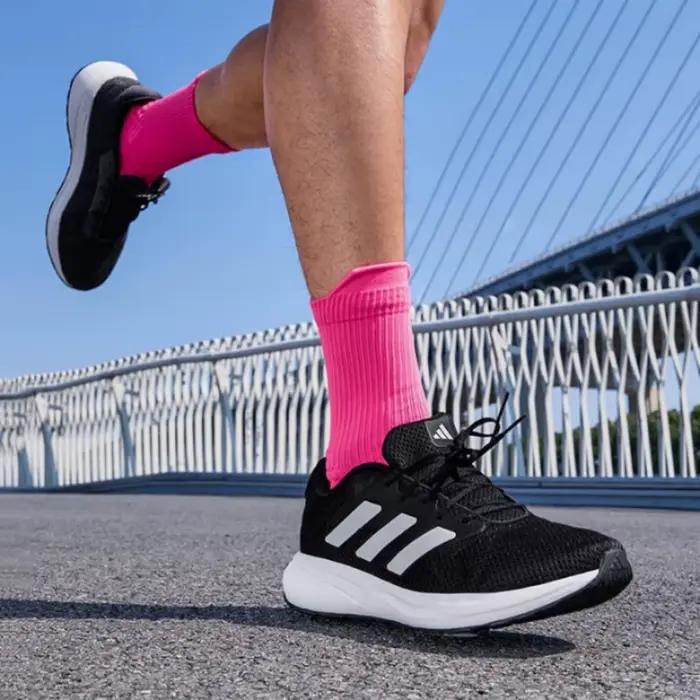 Chaussures de course Adidas décontractées et confortables pour homme et femme occasions sportives et quotidiennes