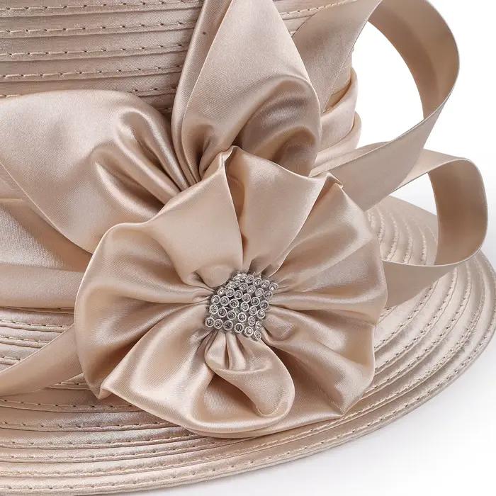 Chapeau d'église en tissu satiné couleur Champagne