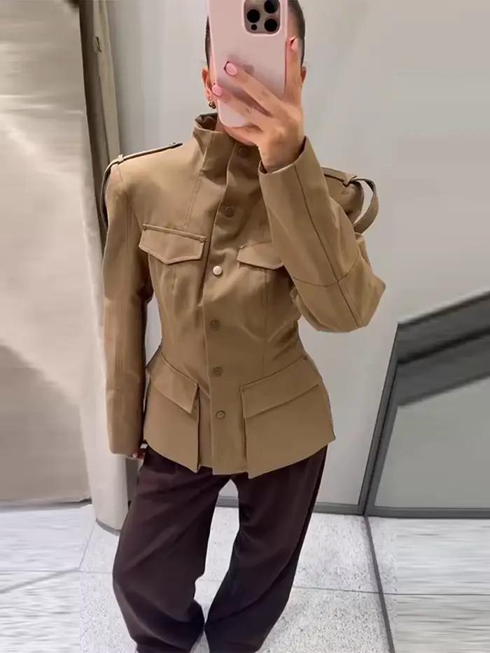 Blazer Manteau Femme Coupe Ajustée Col Montant Épaulettes Poches à Rabat Boutonnage Simple Printemps 2026
