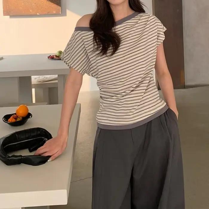 T-shirt rayé à épaules tombantes pour femme