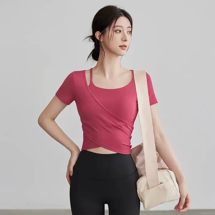 Hauts amincissants élégants en polyester pour femmes, vêtements de yoga et Pilates, coussinets de poitrine inclus, séchage rapide, confort optimal, occasions spéciales et entraînement quotidien