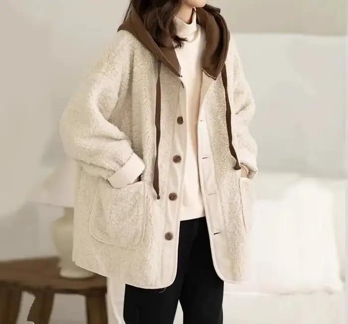 Veste courte à capuche en velours pour femme