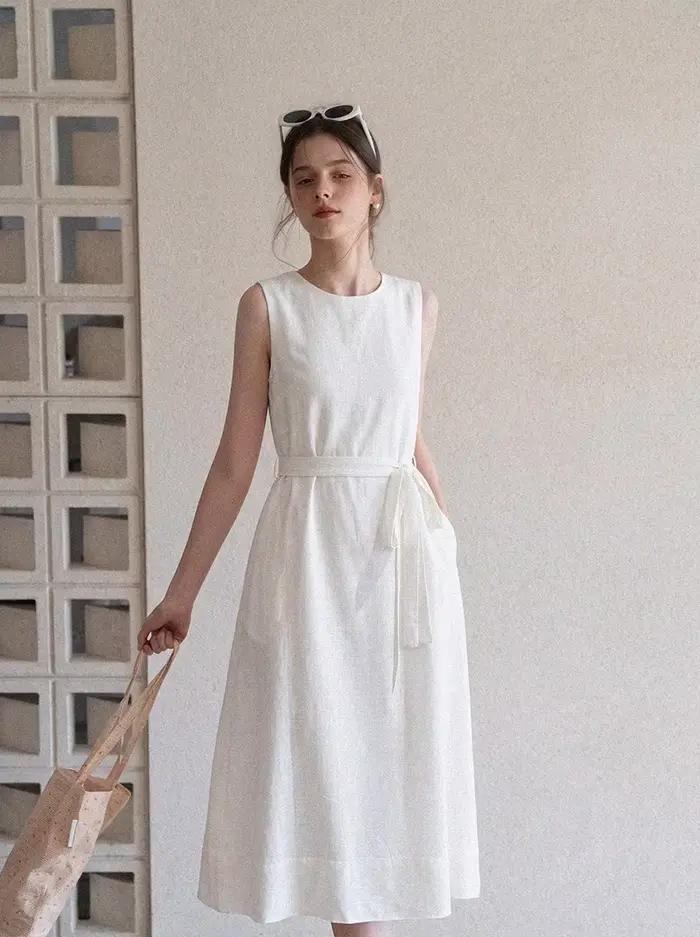Robe débardeur blanche pour femme