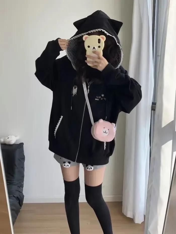 Vestes à capuche à carreaux noirs pour femmes