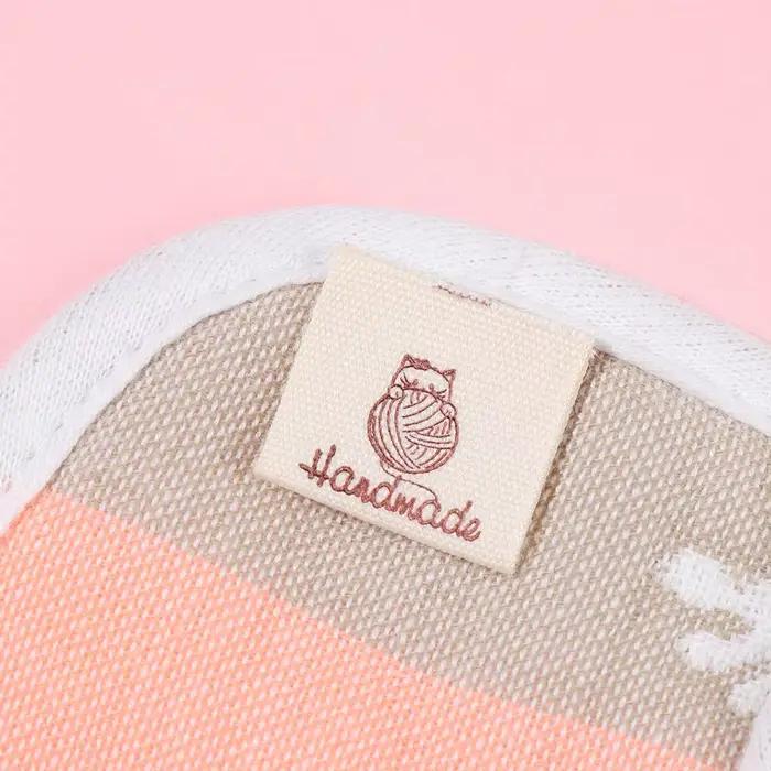 Étiquettes de vêtements en tissu faites à la main avec amour, 50 pièces, chat de dessin animé, cœur d'amour tissé, fournitures tricotées, accessoires de couture, étiquettes pour vêtements, bricolage