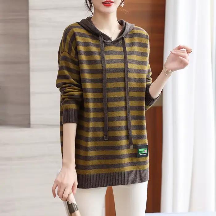 Sweat-shirt à capuche rayé pour femmes