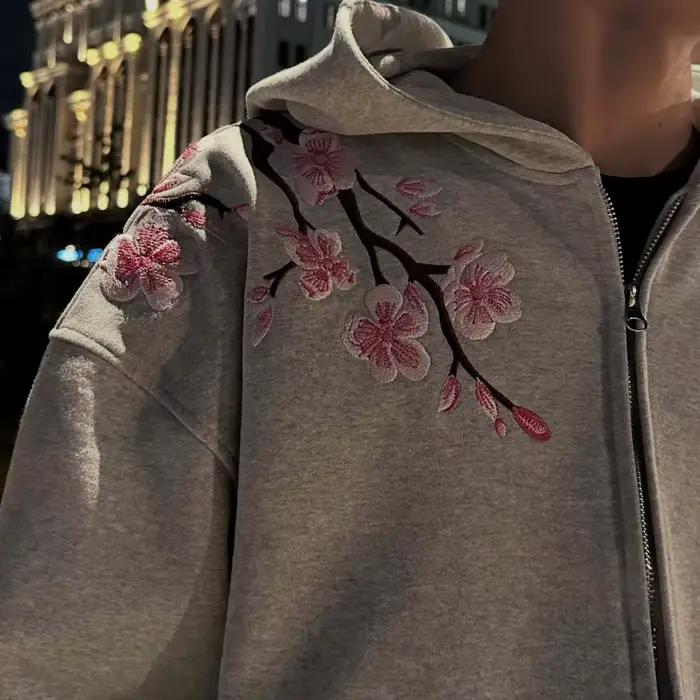 Sakura Bloom – sweat à capuche brodé pour femmes