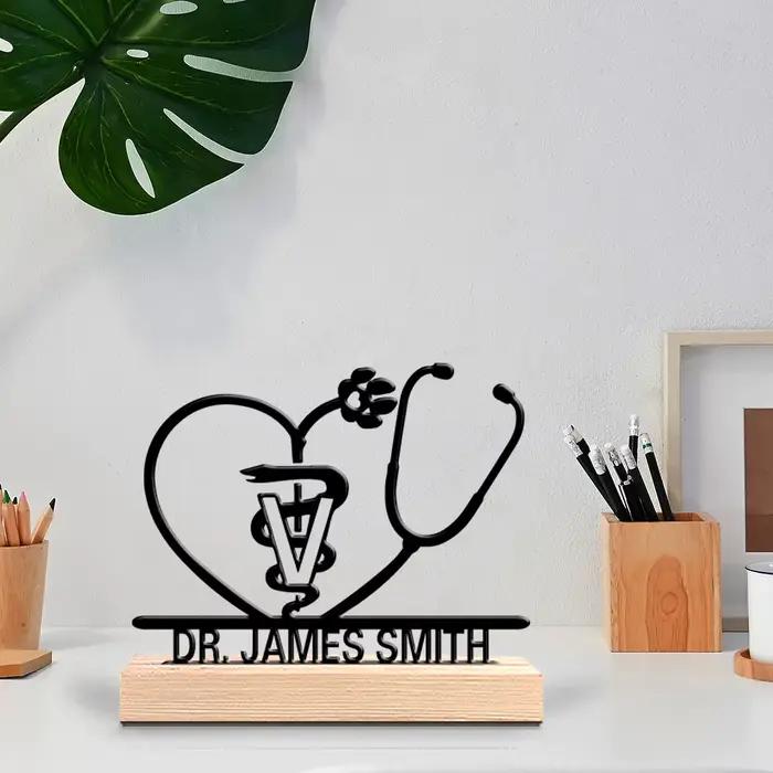 1 pièce Statue Métallique Personnalisée Vétérinaire Tendance avec Base en Bois