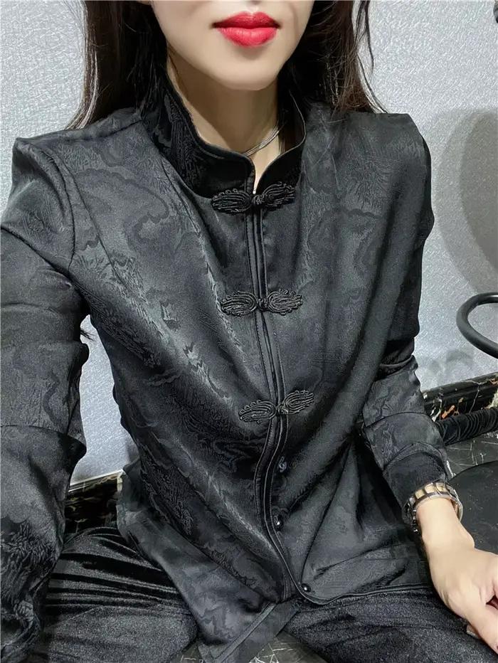 Chemise noire à manches longues et boutons pour femmes