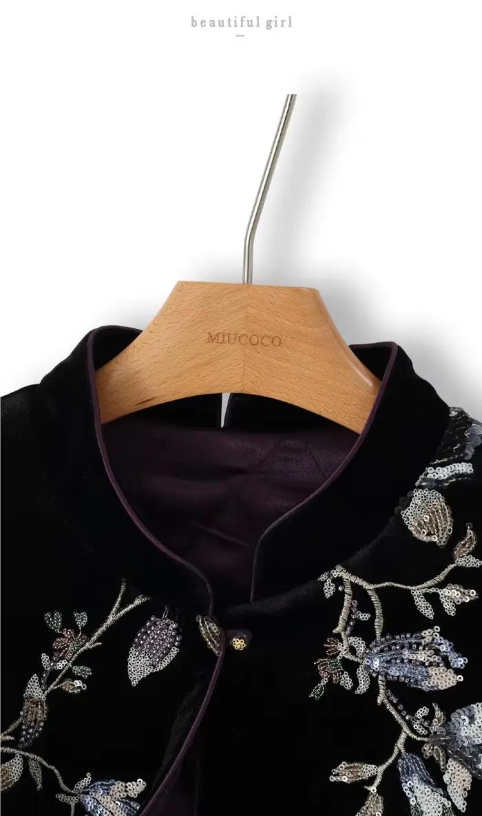 Veste courte matelassée en velours noir brodé pour femme, motif floral et oiseaux, style vintage de luxe, élégante pour l'hiver