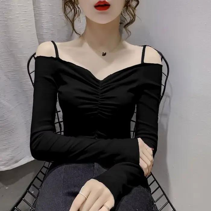 Coquette épaule dénudée haut coupe ajustée à manches longues t-shirt court à la mode