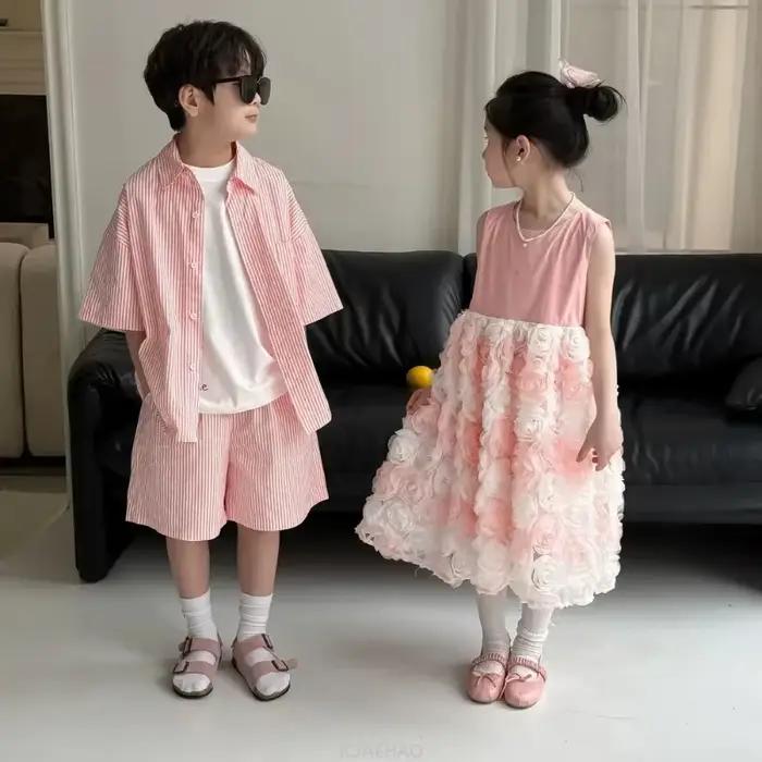 Tenue assortie pour frère et sœur