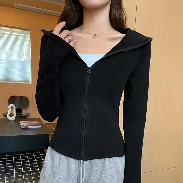 Sweat-shirt à capuche pour femmes, cardigan court de sport, yoga, taille fine, fermeture éclair, nouvelle collection printemps et automne polyester confortable avec capuche et appliques pour enfants et adultes occasions sportives et détente