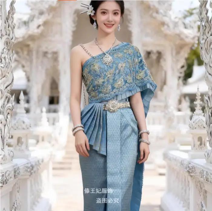 Nouveau Vêtements traditionnels thaïlandais