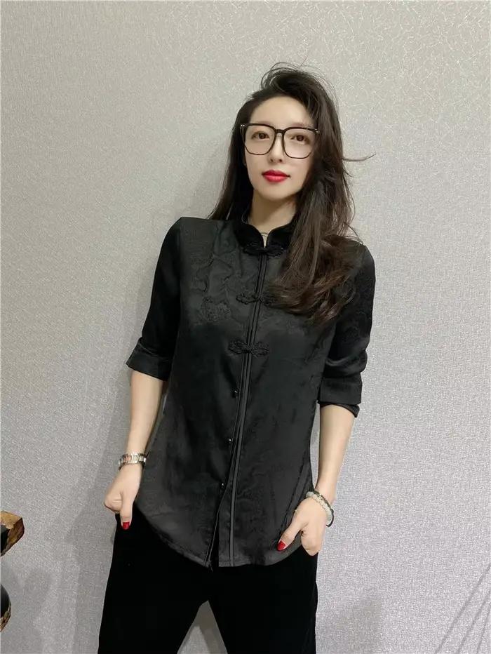 Chemise noire à manches longues et boutons pour femmes