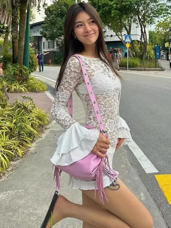 Robe en dentelle blanche à manches longues pour femmes