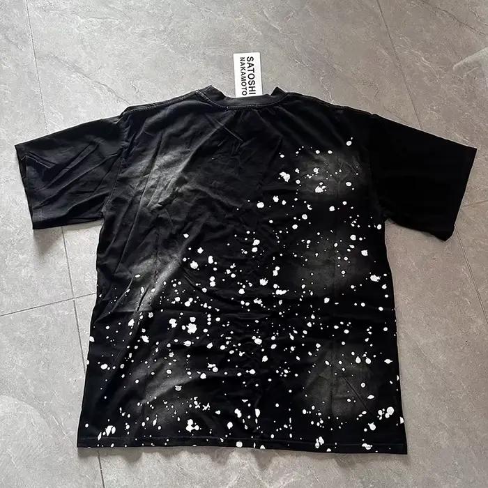 T-shirt Satoshi Nakamoto imprimé lettres effet éclaboussures d'encre