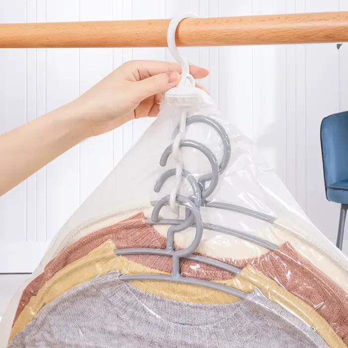 Sacs de rangement sous vide suspendus pour économiser de l'espace