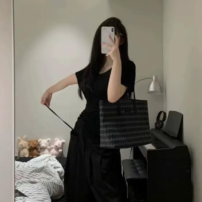 T-Shirts femmes été filles chaudes ventre court mince Style américain épicé taille haute hauts solide Simple loisirs tout-match col en v