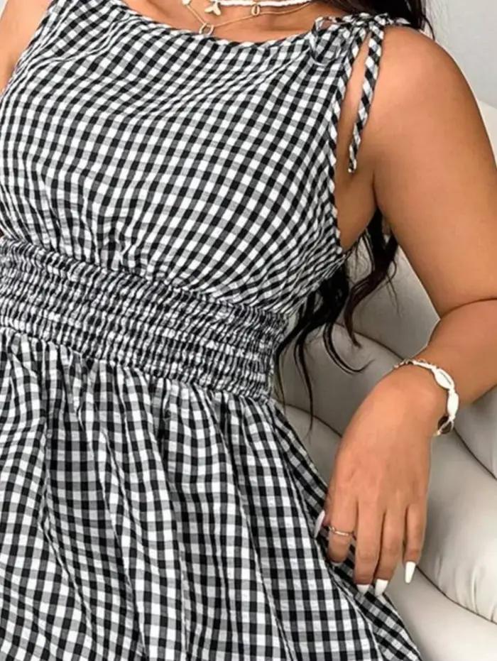 Robe décontractée sans manches à imprimé vichy et taille froncée