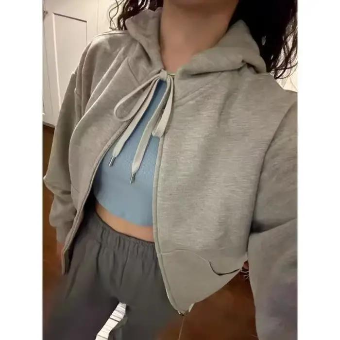 Veste courte à capuche pour femme