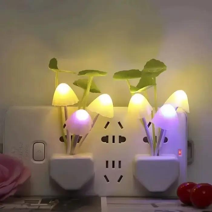 Nouveauté champignon champignon veilleuse ue et US prise capteur de lumière 220V 3 LED coloré champi