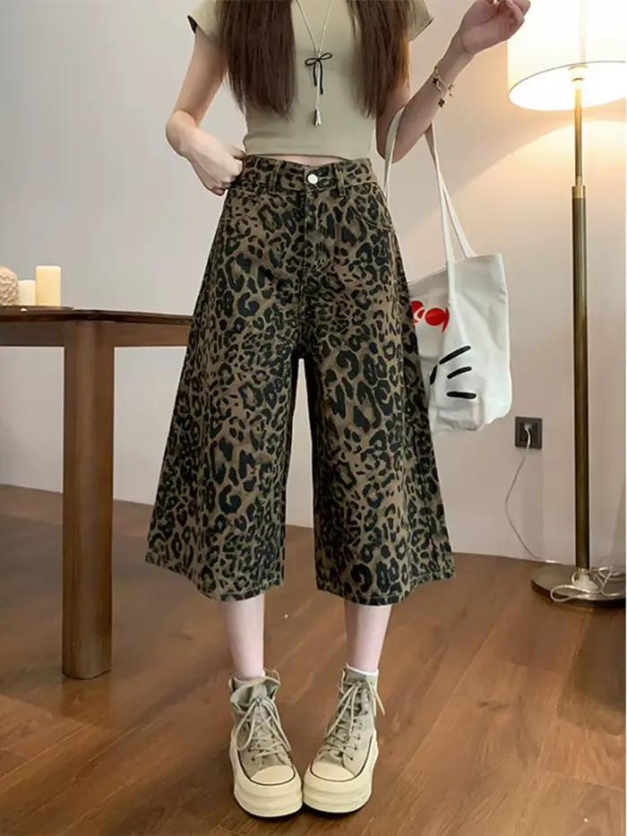 Pantalon court imprimé léopard pour femme – Nouvelle collection été 2025 – Coupe slim taille haute – Style urbain à jambe large