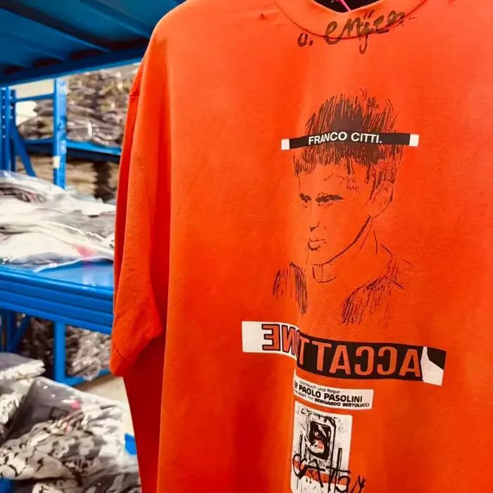 T-shirt vintage pour homme des années 90, rouge, délavé à l'acide, effet usé, surdimensionné, PALY, tee-shirt graphique rétro avec portrait
