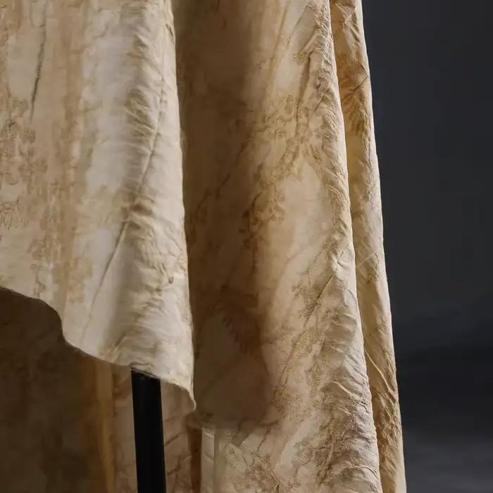 Tissu texturé en coton et lin imprimé fleur de prunier