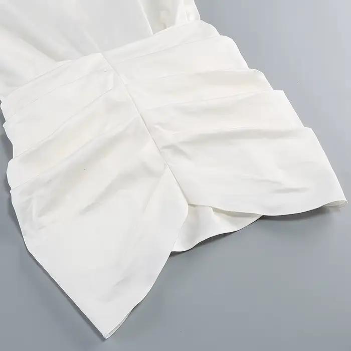 Mini robe chemise blanche pour femme – Jupe drapée élégante avec détail rose