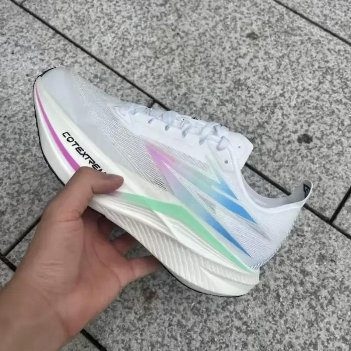 Nouvelles Chaussures de Course et de Jogging 2026 Homme Femme avec Plaque Carbone