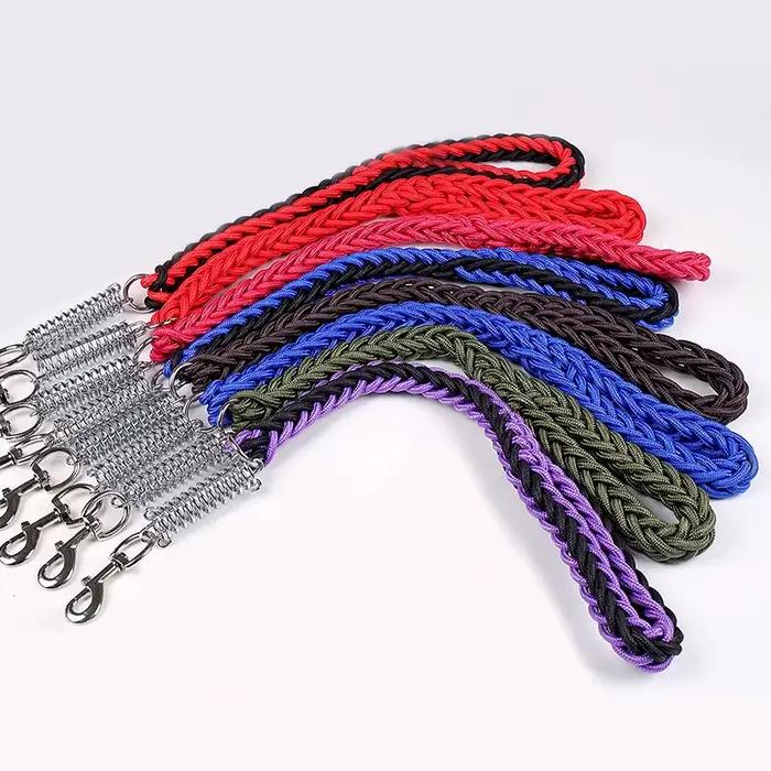 Laisse en plomb pour chien de compagnie, marche, Jogging, entraînement en plein air, laisse courte à ressort, anti-déflagrant, ceinture en plomb pour grands chiens
